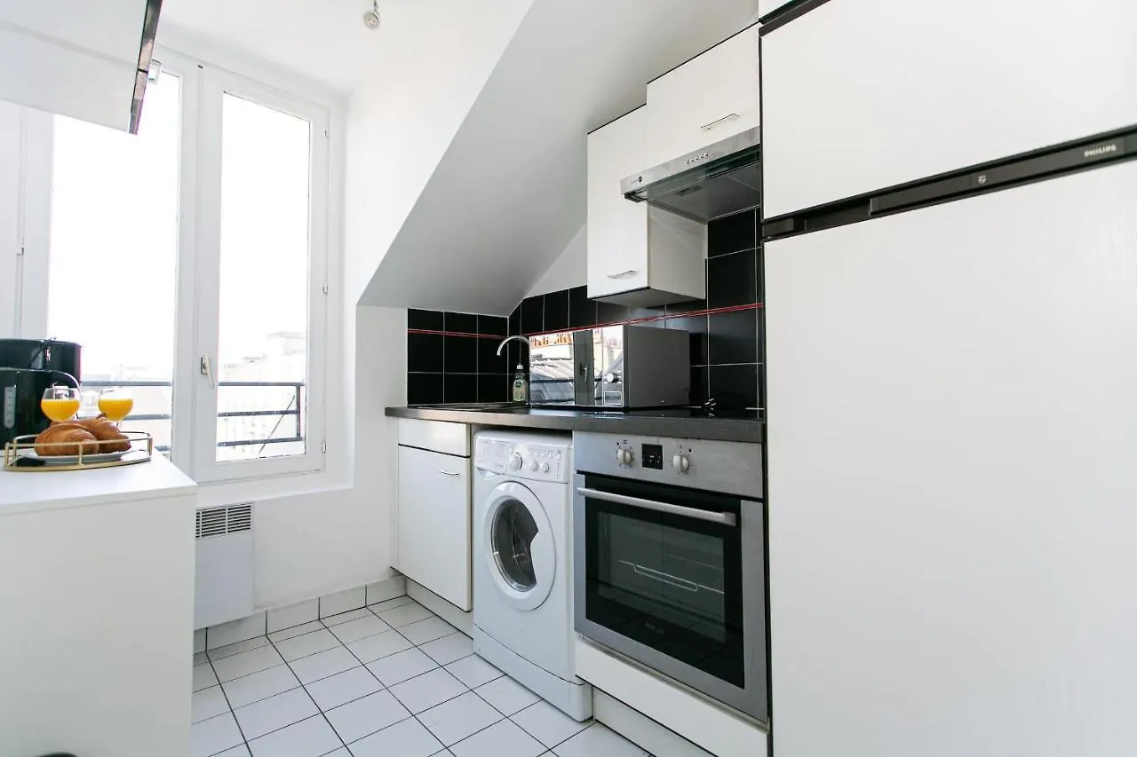 Upper Marais & Paris - City Apartment