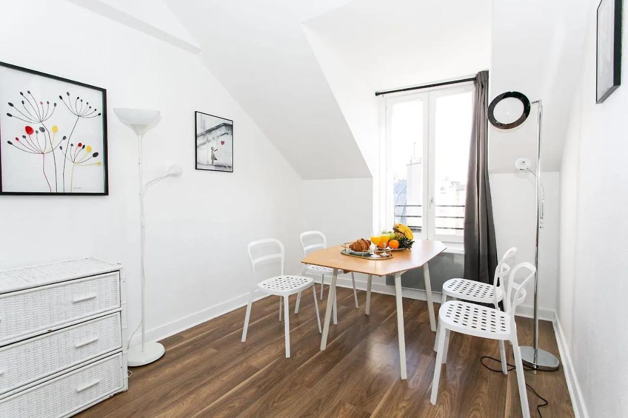 Upper Marais & Paris - City Apartment