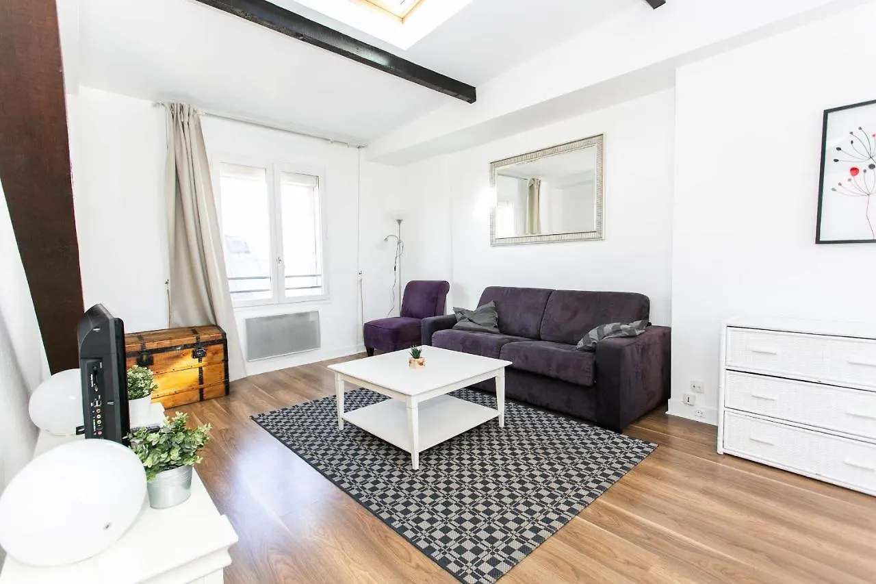 Upper Marais & Paris - City Apartment France