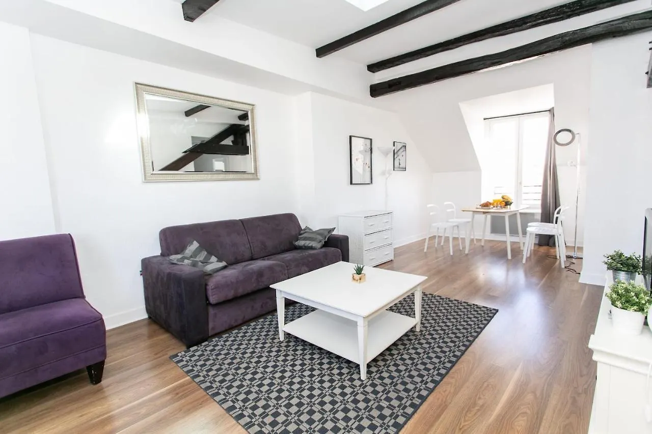 Upper Marais & Paris - City Apartment