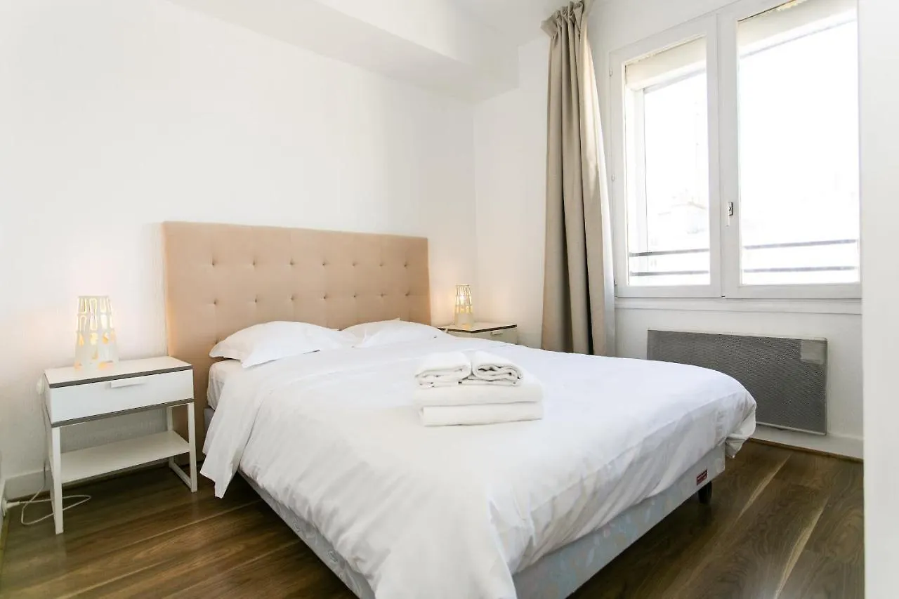 Upper Marais & Paris - City Apartment 0*,  France